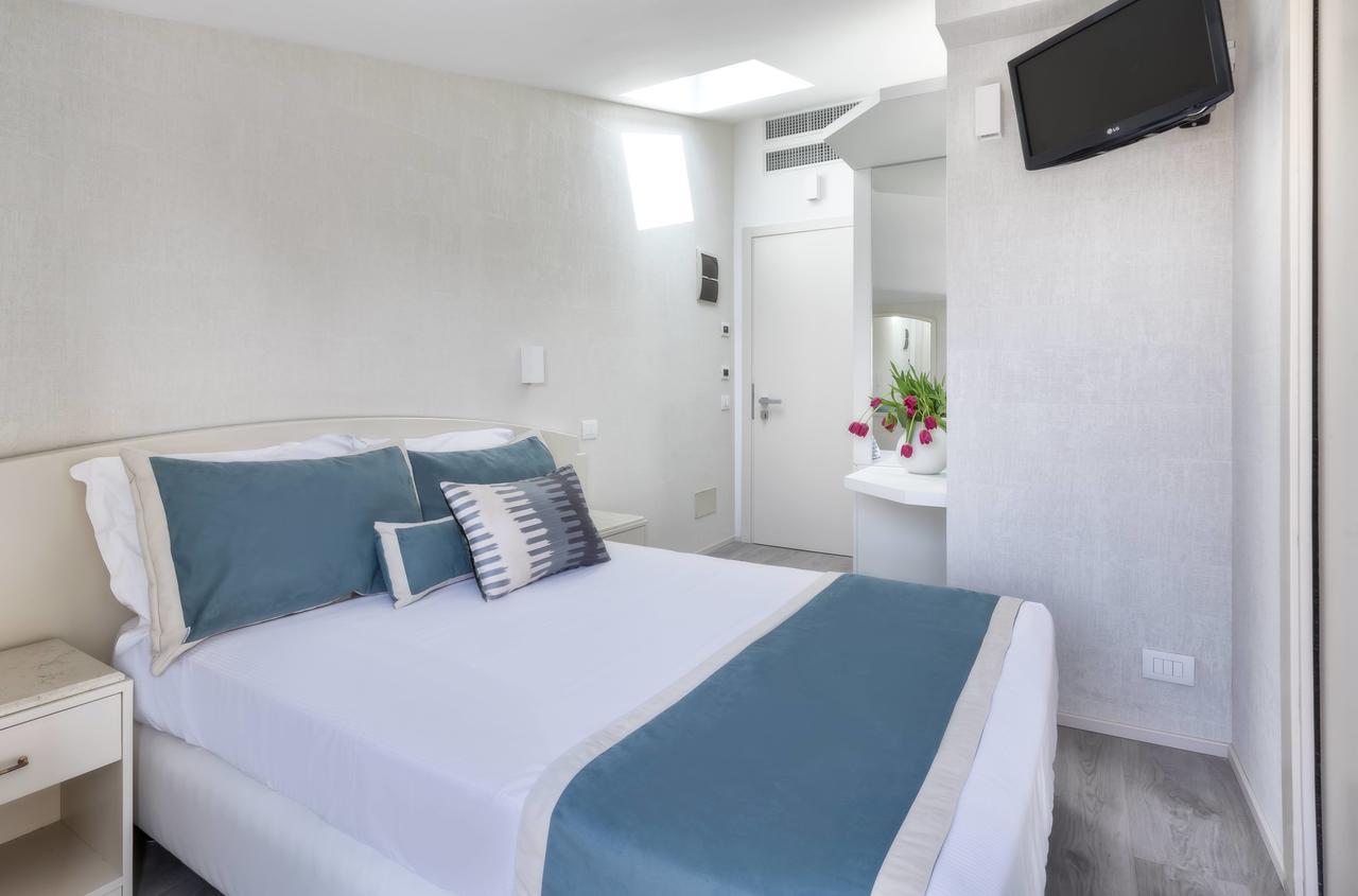 Novecento Suite Hotel Riccione Eksteriør bilde